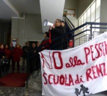 Presidio alla sede catanese della RAI contro il progetto del governo sulla scuola