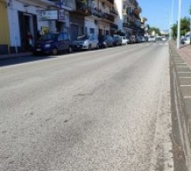 Taormina, Aiace aiuta automobilista finita all’interno di una buca stradale