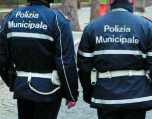 ad_acireale_multati_i_parcheggiatori_abusivi